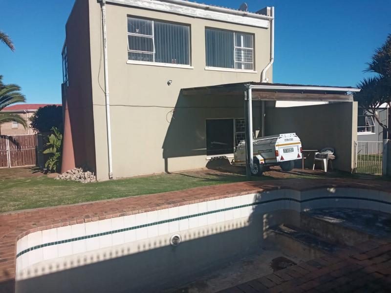 4 Bedroom Property for Sale in C Place Eastern Cape